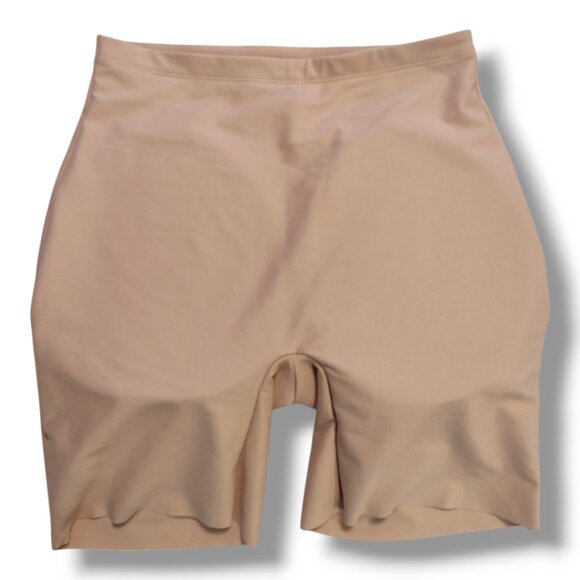 Skims Body Butt Enhancing Padded Short - Picture 9 of 10